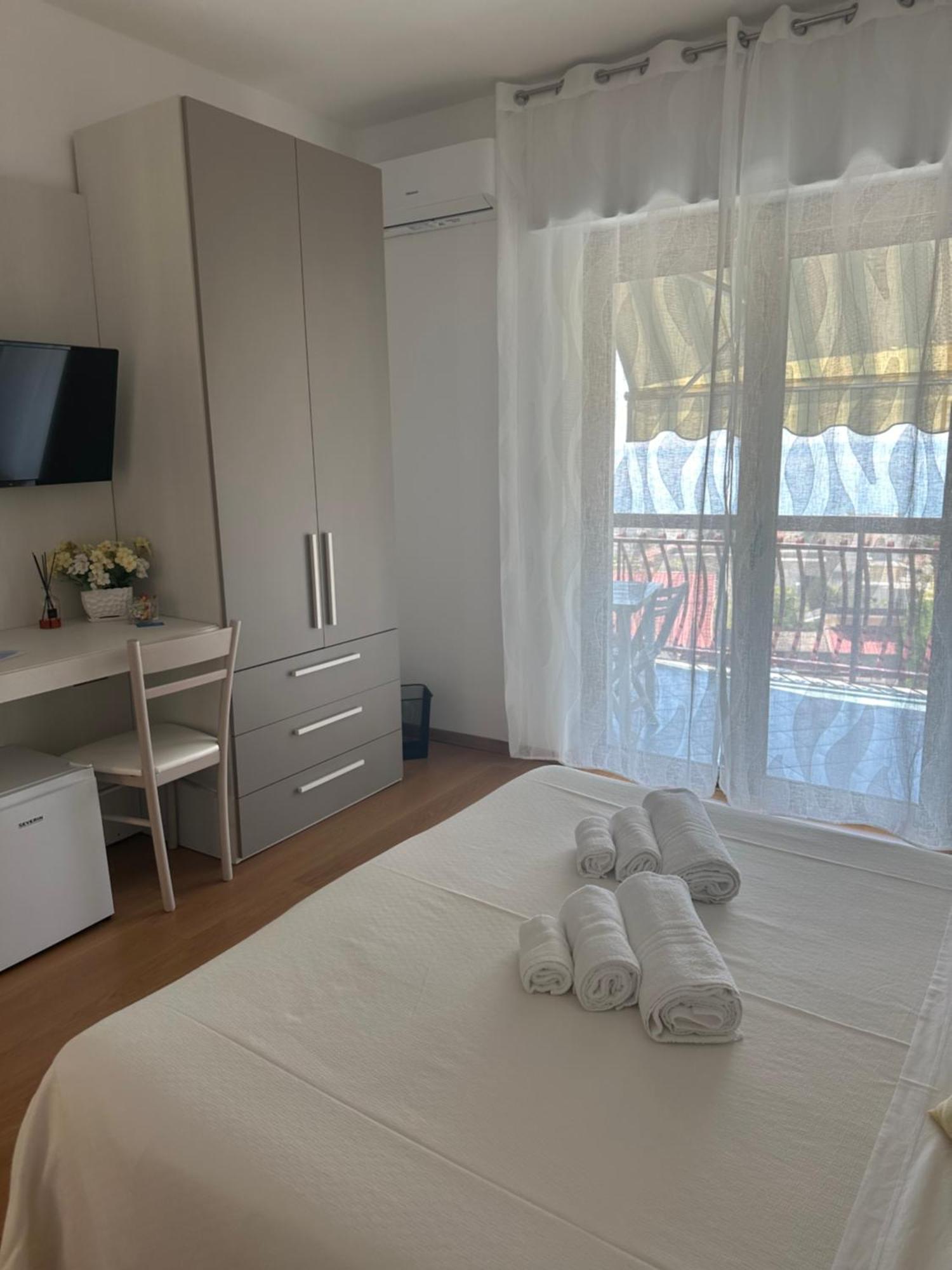 Bnb Nuova Vita Paola Extérieur photo
